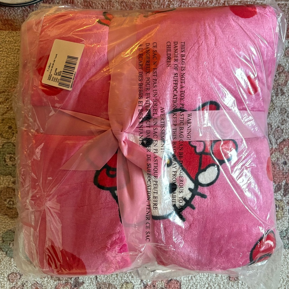 SOLD Hello Kitty queen size plush blanket